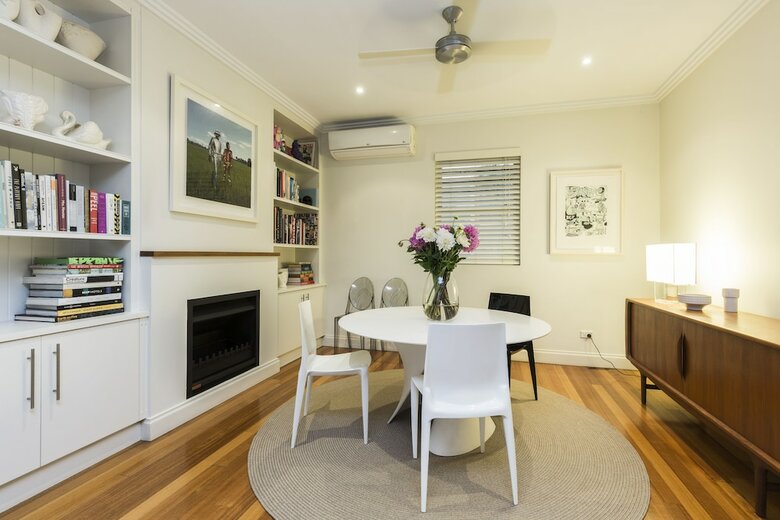 Stylish 3 Bedroom Pool House In Surry Hills