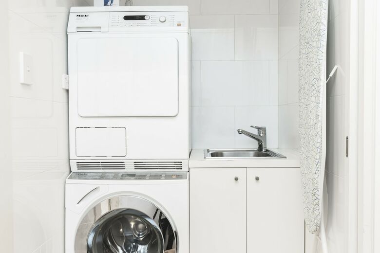 Stylish 3 Bedroom Pool House In Surry Hills