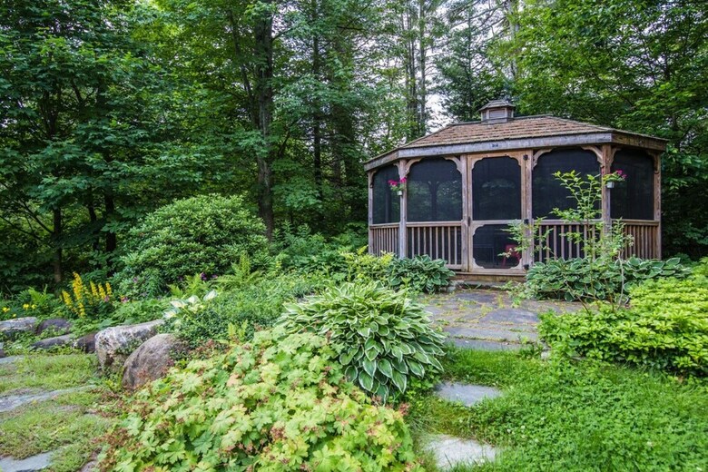 Cottage In The Woods