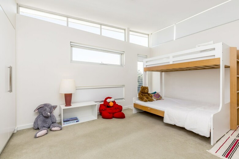 Sydney Seaside Contemporary Executive Living