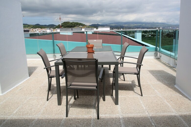 Roof Top Terrace Apartment Pdl