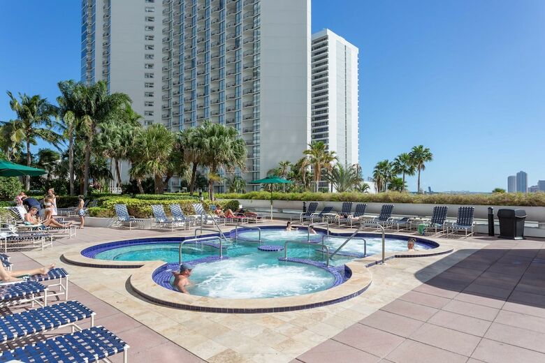 Apartamentos Ocean Breeze And Emerald Water