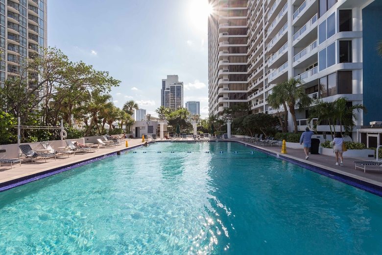 Apartamentos Edgy And Modern Condo On The Bay