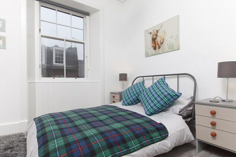 Apartamentos Comfortable 3 Bedroom Top Floor Flat In Old Town