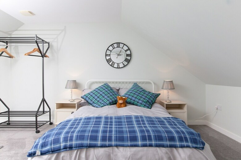 Apartamentos Comfortable 3 Bedroom Top Floor Flat In Old Town