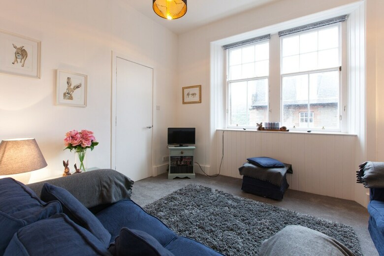 Apartamentos Comfortable 3 Bedroom Top Floor Flat In Old Town