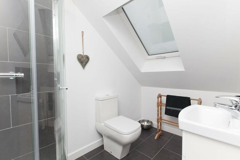 Apartamentos Comfortable 3 Bedroom Top Floor Flat In Old Town