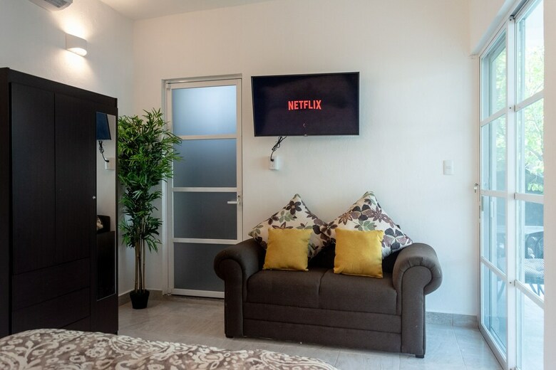Av. 25 Apartments