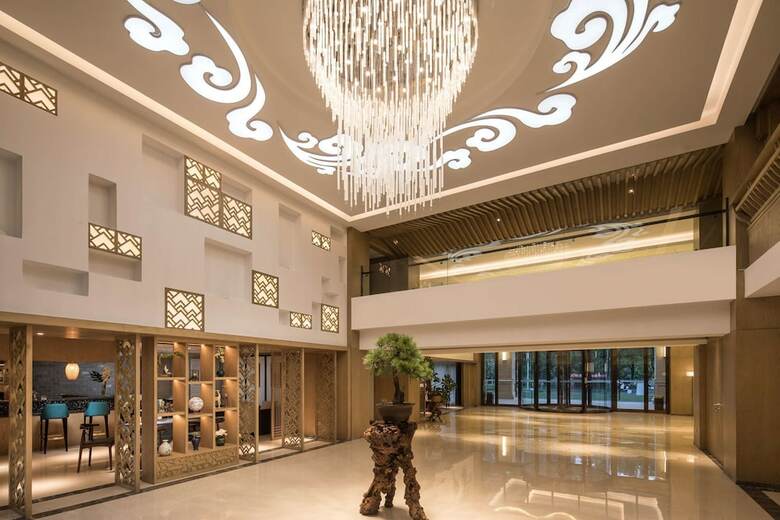 Hotel Ramada By Wyndham Zhenjiang City Center