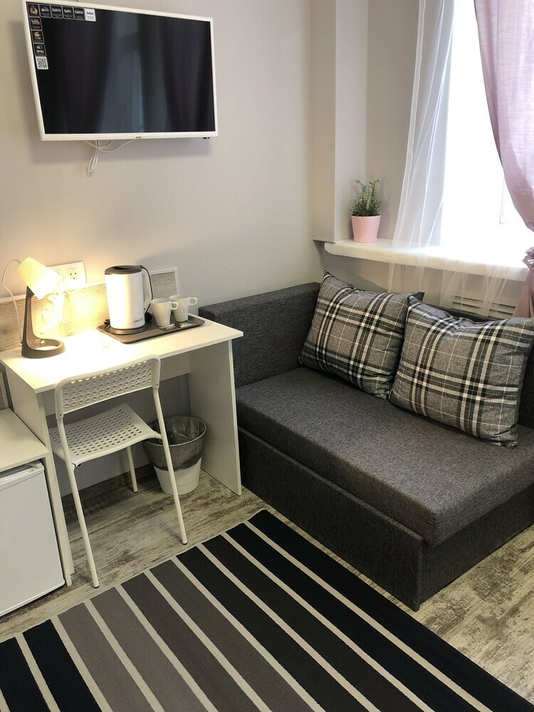 L-hotel