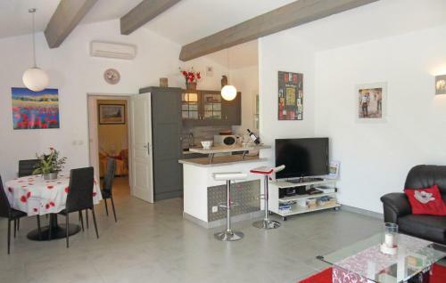 Holiday Home Eyragues Chemin De L'arenier