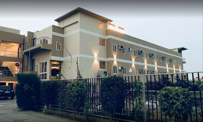 Hotel Maple Delite
