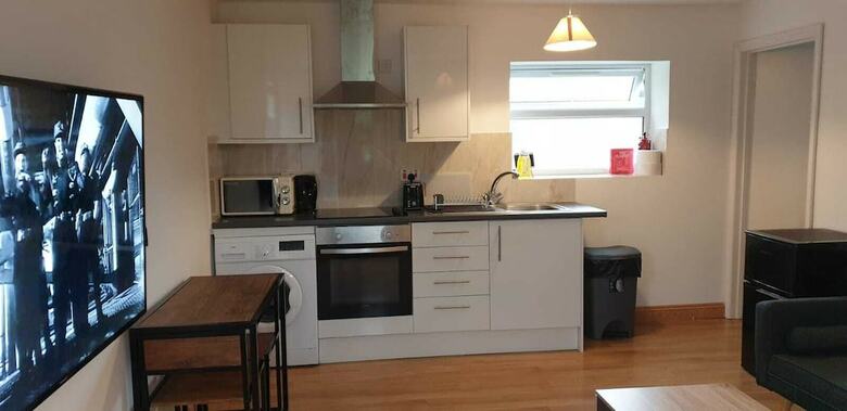 Cromwell Apartment