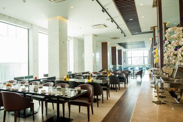 Da Nang Riverside Hotel