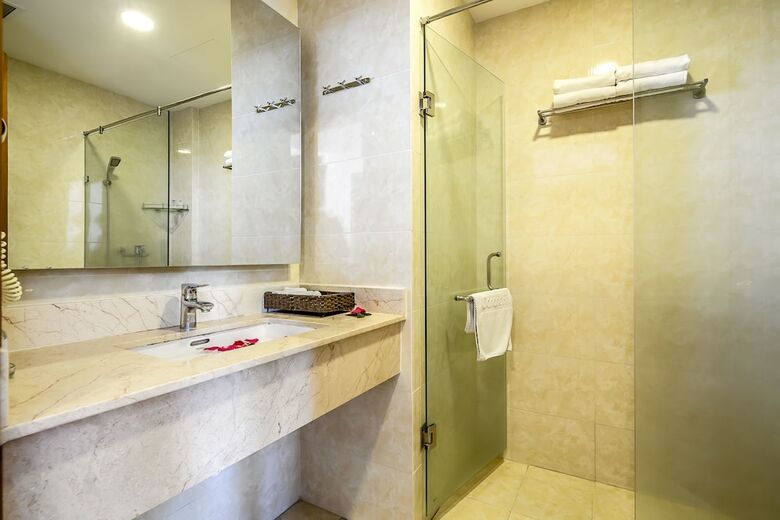 Da Nang Riverside Hotel