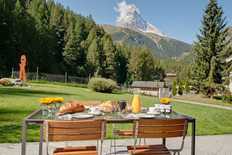 Chalet Altesse Serviced Apartments