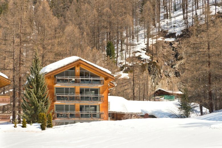 Chalet Altesse Serviced Apartments