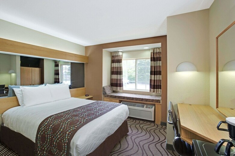 Hotel Microtel Inn By Wyndham Charlotte/university Place
