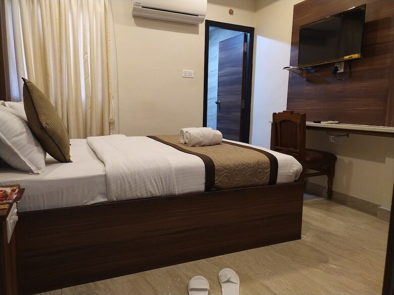Hotel  White  Boutique