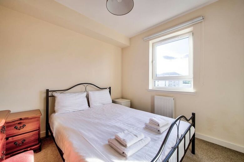 Apartamentos Bright 2br Flat With Good Links To City Centre