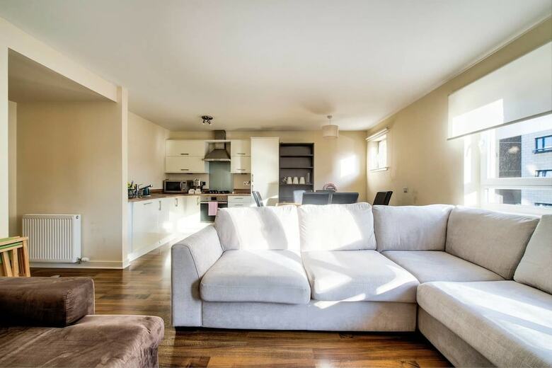 Apartamentos Bright 2br Flat With Good Links To City Centre