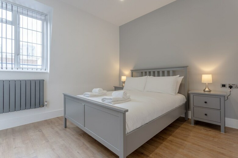 Fantastic 3 Bedroom Home Near Canary Wharf