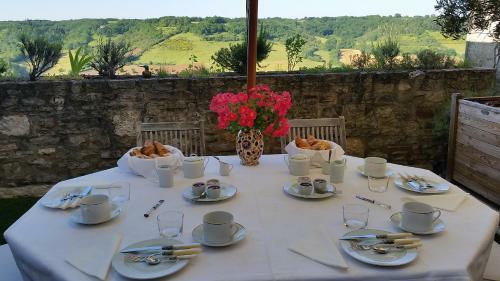 Hostal La Maison Bak�a