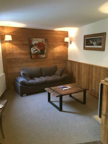 Bed & Breakfast Chambre D'h�te La Tour Du Merle