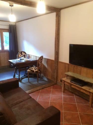 Bed & Breakfast Chambre D'h�te La Tour Du Merle