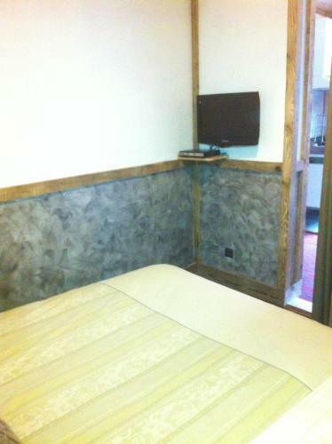 Bed & Breakfast Chambre D'h�te La Tour Du Merle
