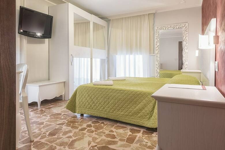 Hotel Flora