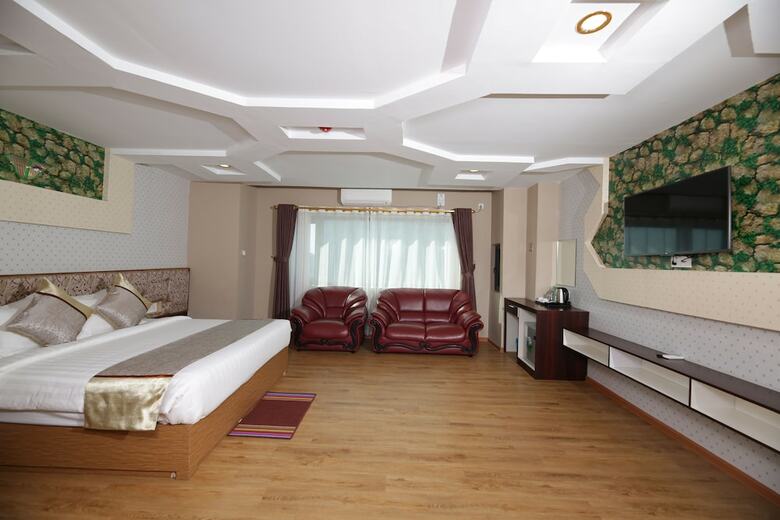 H Plus Hotel Yangon