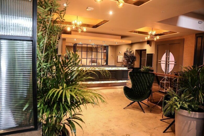 The Lansdowne Hotel