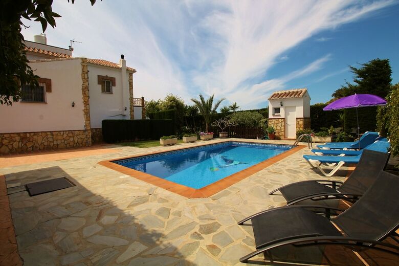 1053 Villa Seral
