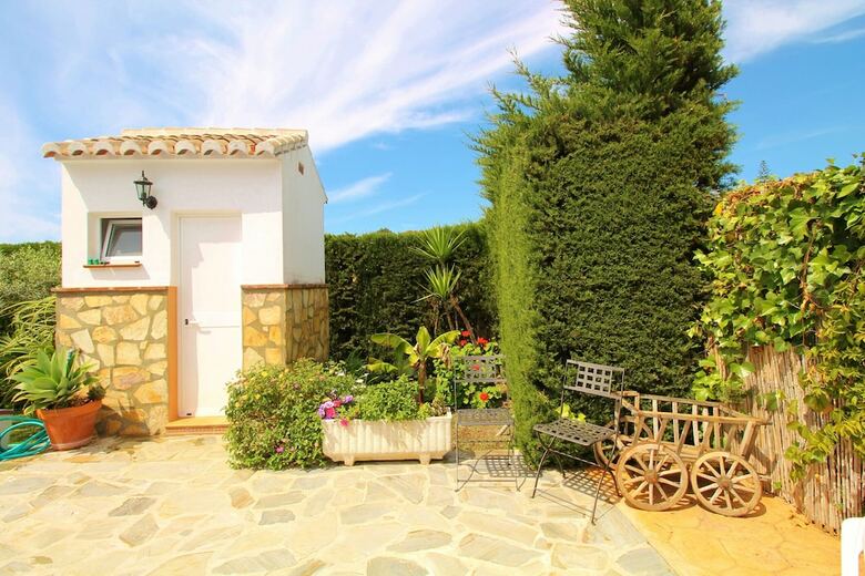 1053 Villa Seral