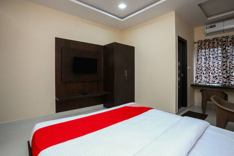 Hotel Suvarna Suites