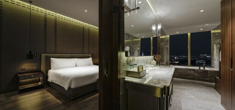 Golden Eagle International Hotel