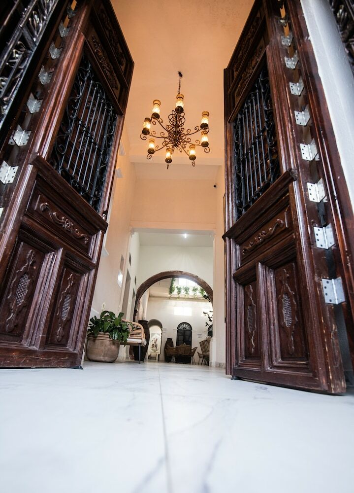 Hotel Via Real