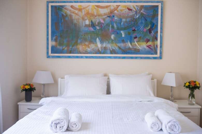 Crown Apartment