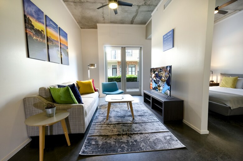 Acklen Luxury Condos By Hosteeva