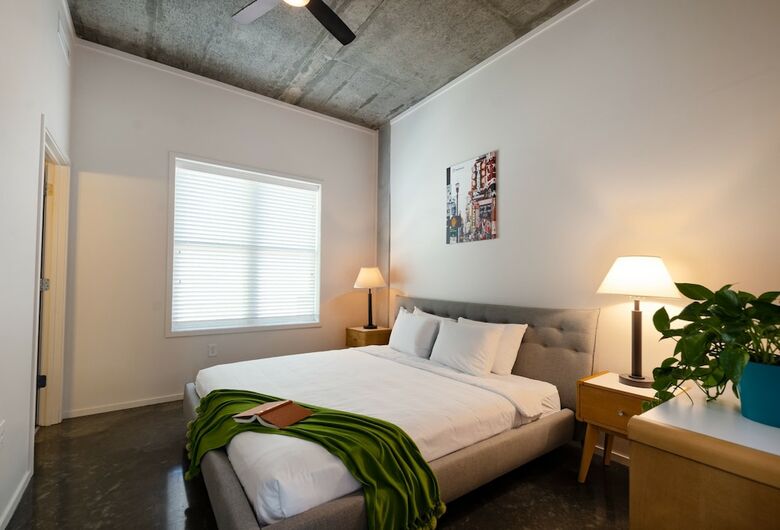 Acklen Luxury Condos By Hosteeva
