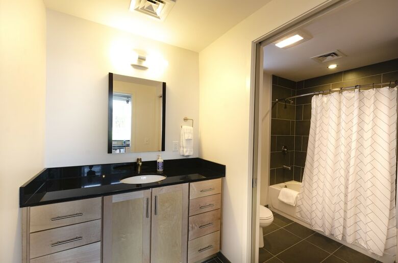 Acklen Luxury Condos By Hosteeva