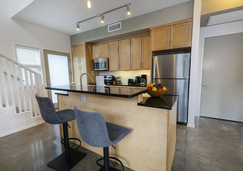 Acklen Luxury Condos By Hosteeva
