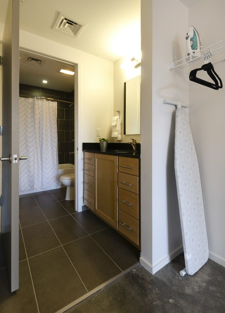 Acklen Luxury Condos By Hosteeva