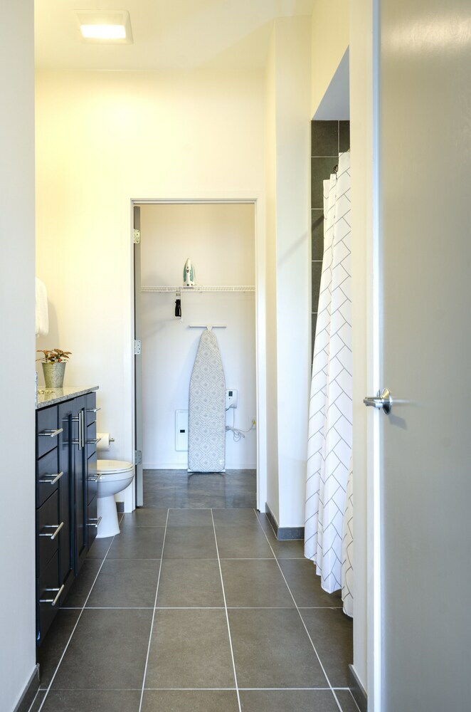 Acklen Luxury Condos By Hosteeva