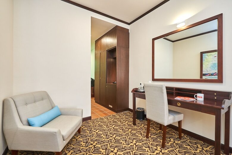 Hotel Oyo Home 89377 The Platinum Suites