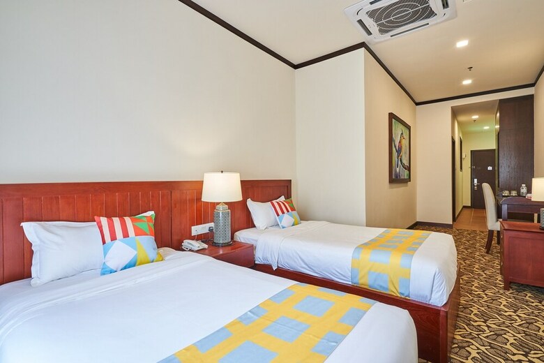 Hotel Oyo Home 89377 The Platinum Suites