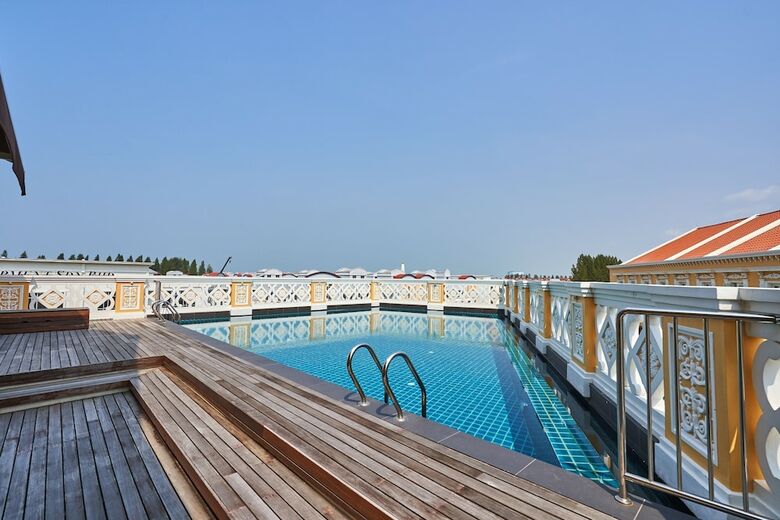 Hotel Oyo Home 89377 The Platinum Suites