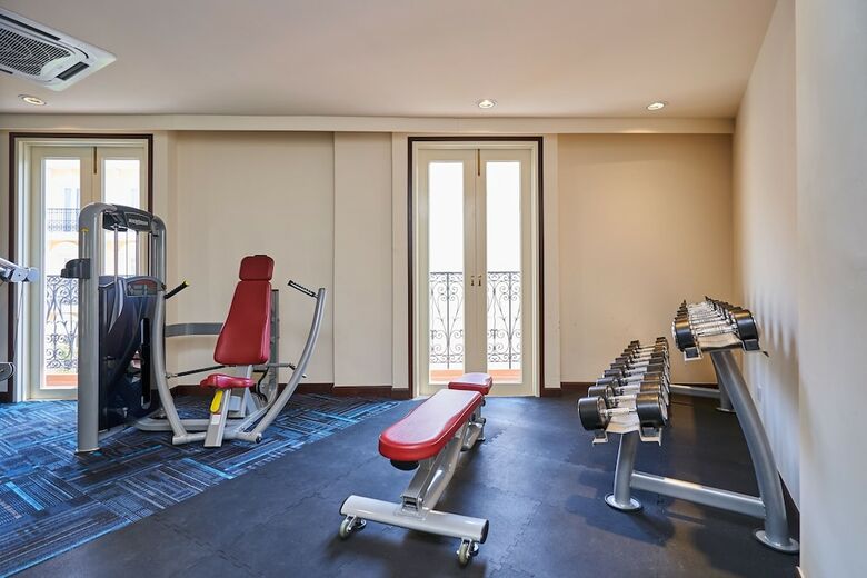 Hotel Oyo Home 89377 The Platinum Suites