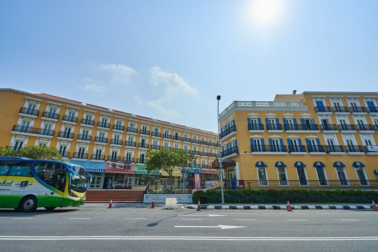 Hotel Oyo Home 89377 The Platinum Suites